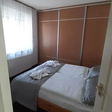 Apartment Mary Apartmanhaz Heviz
