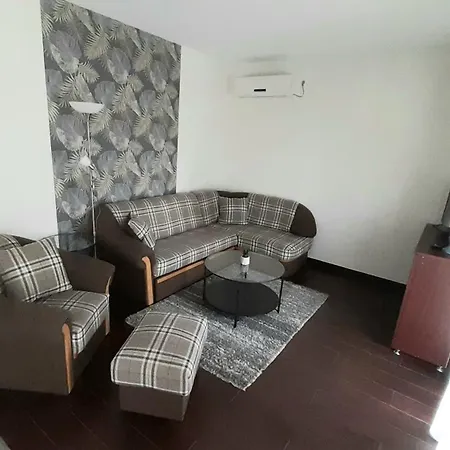 アパート Mary Apartmanhaz *