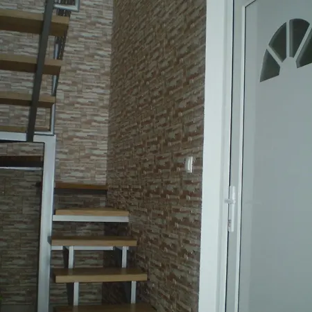 Mary Apartmanhaz