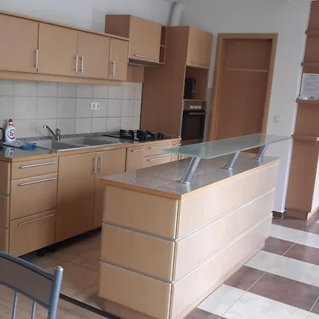 Mary Apartmanhaz Apartment Heviz
