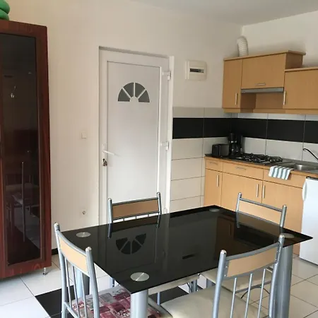 Mary Apartmanhaz Heviz
