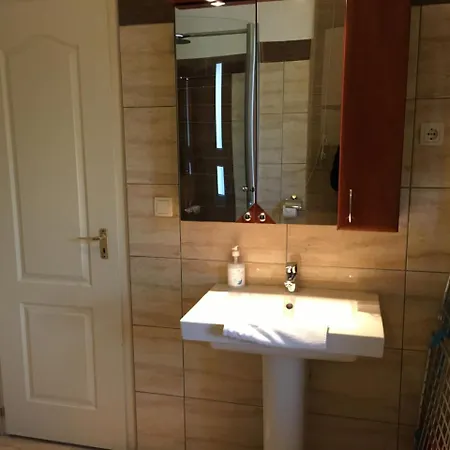 Apartment Mary Apartmanhaz Heviz