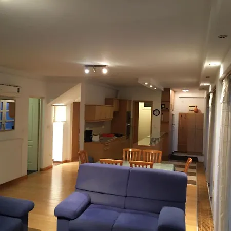 Mary Apartmanhaz Apartment *