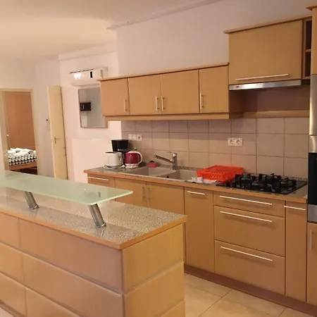 Apartment Mary Apartmanhaz Heviz