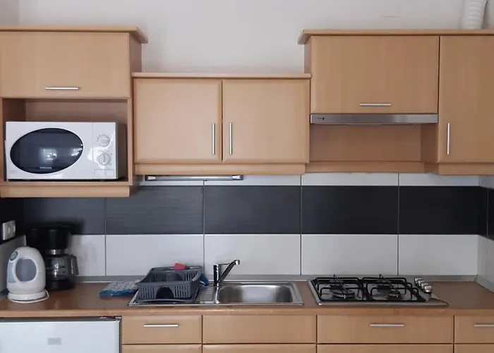 Mary Apartmanhaz アパート *