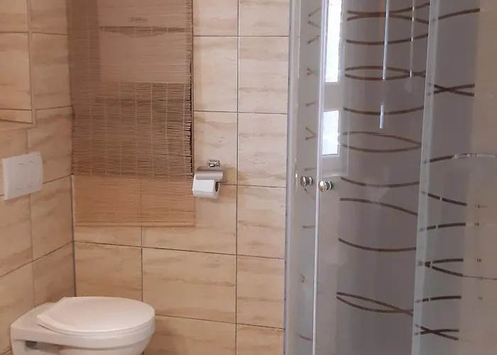 Mary Apartmanhaz * ヘーヴィーズ